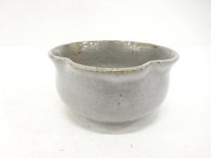 灰釉　輪花鉢